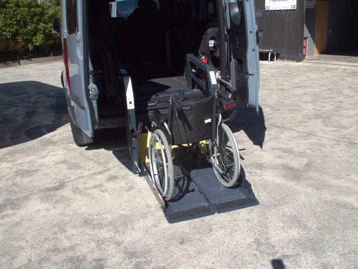 S1231 Hoist on ground with wheelchair on