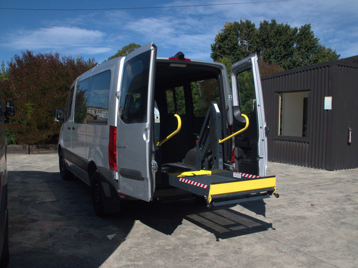 S2005 Hoist on van