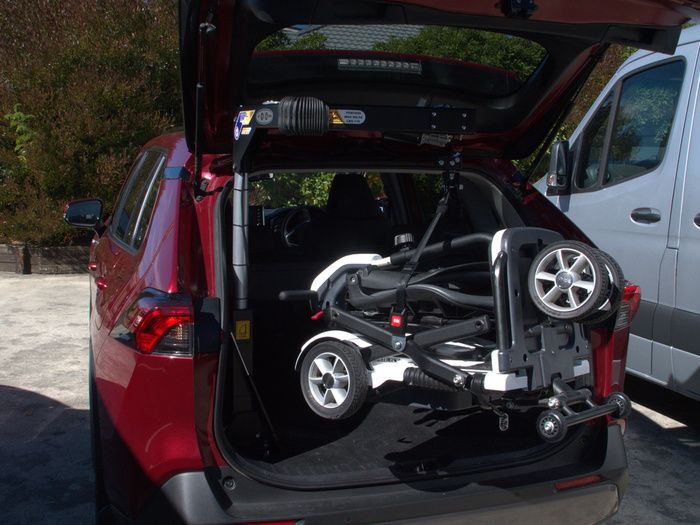 SG50 Lifts wheelchair into car boot